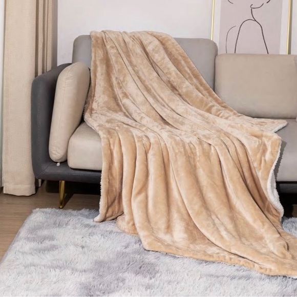 Soft Throw Blanket - Picture 4 of 6